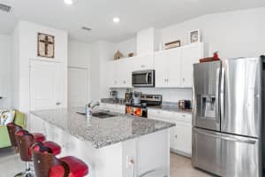 1004 PAPAYA CIRCLE, DAVENPORT, FL 33897 Sold 01/09/25