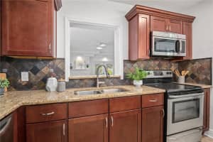 20 SPRUCE STREET, ORLANDO, FL 32804 Sold 02/05/25