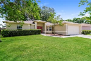 8125 OAKHURST BOULEVARD, LAKELAND, FL 33810 - MLS#MFRO6235168