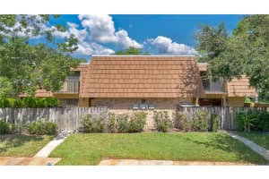 5268 WILLOW COURT, ORLANDO, FL 32811 Sold 01/08/25