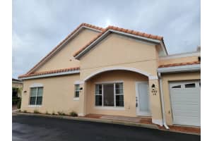 332 DAVID WALKER DRIVE, TAVARES, FL 32778 Sold 06/17/25