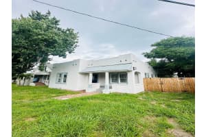 309 MAPLE AVENUE, KISSIMMEE, FL 34741 Sold 04/02/25