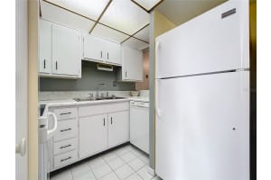 100 KENTUCKY AVENUE, DELAND, FL 32724 Sold 01/13/25