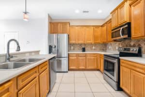 407 SHIRLEY DRIVE, APOPKA, FL 32712 Sold 10/18/24