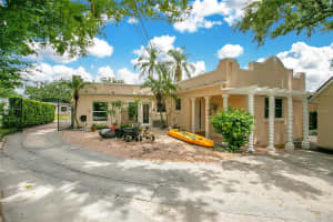 616 ALBA DRIVE, ORLANDO, FL 32804 Sold 11/19/24