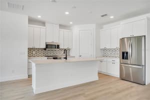 9211 EAGLES PERCH PLACE, ORLANDO, FL 32825 Sold 06/11/25