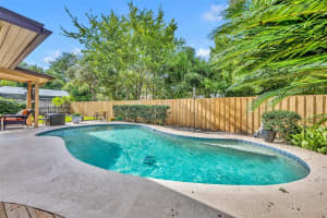 652 DOLPHIN RD, WINTER SPGS, FL 32708 Sold 10/15/24