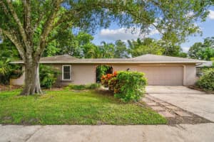 105 HICKORY TREE ROAD, LONGWOOD, FL 32750 Sold 10/18/24
