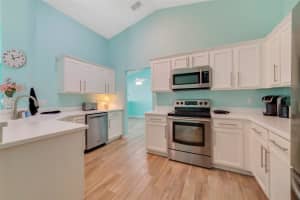 337 SANDY RIDGE DR, DAVENPORT, FL 33896 Sold 10/17/24