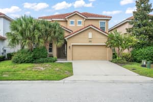 5229 Oakbourne Ave, DAVENPORT