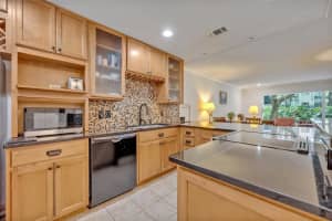700 MELROSE AVE   J 1 AVENUE, WINTER PARK, FL 32789 Sold 07/23/25