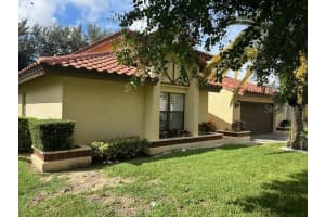 8271 LISBON COURT, ORLANDO, FL 32836 Sold 10/31/24