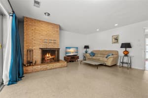 901 37TH DRIVE, GAINESVILLE, FL 32605 Sold 12/04/24