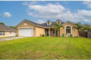 260 4TH STREET, CHULUOTA, FL 32766 Sold 01/09/25