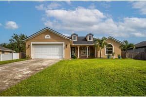 260 4TH STREET, CHULUOTA, FL 32766 Sold 01/09/25