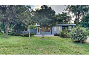 301 AVENUE E, CHULUOTA, FL 32766 Sold 11/08/24