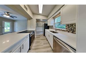 301 AVENUE E, CHULUOTA, FL 32766 Sold 11/08/24
