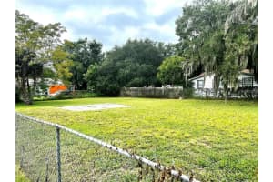 E RUBY ST, TAVARES, FL 32778 - MLS#MFRO6241380