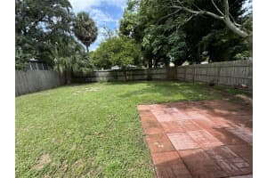 212 CENTRAL AVENUE, HOWEY IN THE HILLS, FL 34737 Sold 02/14/25