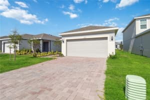 1833 ROSS HAMMOCK AVENUE, GROVELAND, FL 34736 - MLS#MFRO6241726