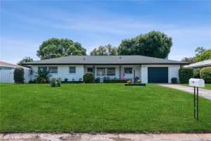2340 SUNNYSIDE LANE, SARASOTA, FL 34239 Sold 11/06/24