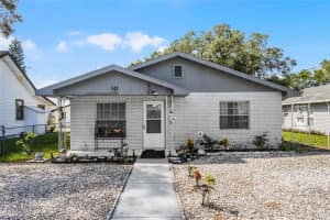 142 AVENUE F SW, WINTER HAVEN, FL 33880 Sold 02/03/25
