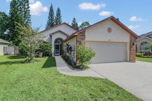 1077 COUNTRY COVE COURT, OVIEDO, FL 32766 Sold 11/12/24