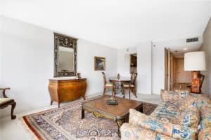400 COLONIAL DRIVE, ORLANDO, FL 32803 Sold 12/30/24