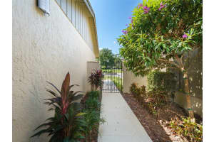 1254 ROYAL OAK DRIVE, WINTER SPRINGS, FL 32708 Sold 02/17/25