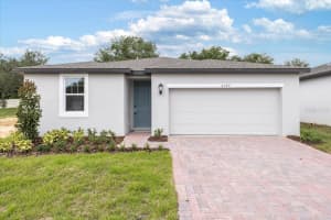 2342 White Tail St, DAVENPORT