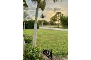 1533 NANTUCKET ROAD, VENICE, FL 34293 Sold 11/05/24