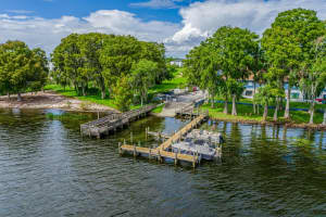 152 LAGO VISTA BOULEVARD, CASSELBERRY, FL 32707 Sold 12/20/24
