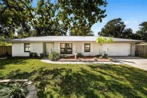 1025 NORTH STREET, LONGWOOD, FL 32750 Sold 02/14/25