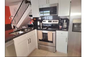 4354 SHADOW CREST PLACE, ORLANDO, FL 32811 Sold 12/03/24