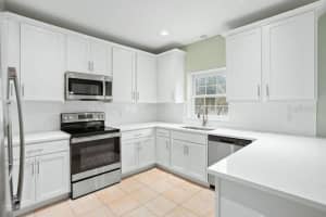 6082 JAMESTOWN PARK, ORLANDO, FL 32819 Sold 12/05/24