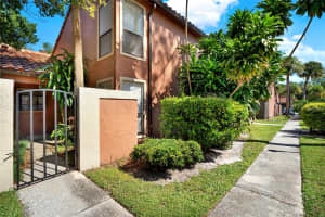 689 SAINT JOHNS COURT, WINTER PARK, FL 32792 Sold 12/27/24