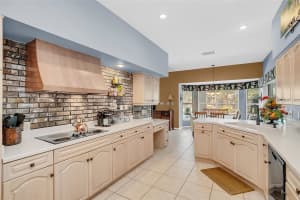 100 POINT VIEW LANE, LONGWOOD, FL 32779 Sold 02/14/25