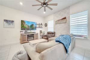 2261 STANDING ROCK CIRCLE, OAKLAND, FL 34787 Sold 03/13/25