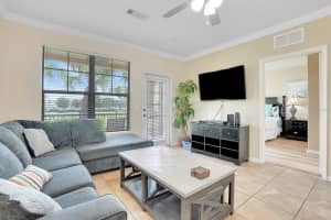 909 CHARO PARKWAY, DAVENPORT, FL 33897 - MLS#MFRO6248155