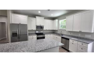 1109 EAST PARKWAY, DELAND, FL 32724 Sold 05/18/25
