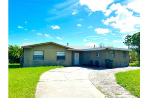 1051 E Patrick Cir, DAYTONA BEACH
