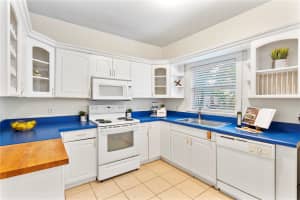 634 RUGBY STREET, ORLANDO, FL 32804 Sold 12/02/24