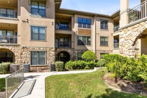 906 Charo Pkwy #433, DAVENPORT