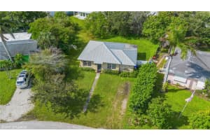 895 11TH STREET, NAPLES, FL 34102 - MLS#MFRO6250948