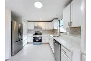 3135 MAIDEN LANE, SARASOTA, FL 34231 Sold 01/28/25