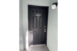 2814 SOMERSET PARK DRIVE, TAMPA, FL 33613 Sold 03/17/25