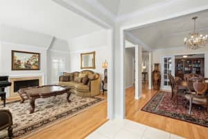 6011 JAMESTOWN PARK, ORLANDO, FL 32819 Sold 11/22/24