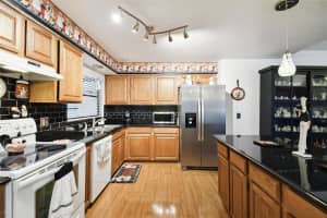 910 SHADY CREST COURT, APOPKA, FL 32703 Sold 12/18/24