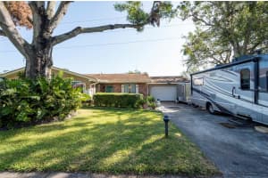 1733 OAKDALE LANE, CLEARWATER, FL 33764 Sold 01/23/25