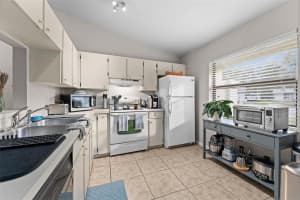9941 BURL WAY, ORLANDO, FL 32817 Sold 02/26/25